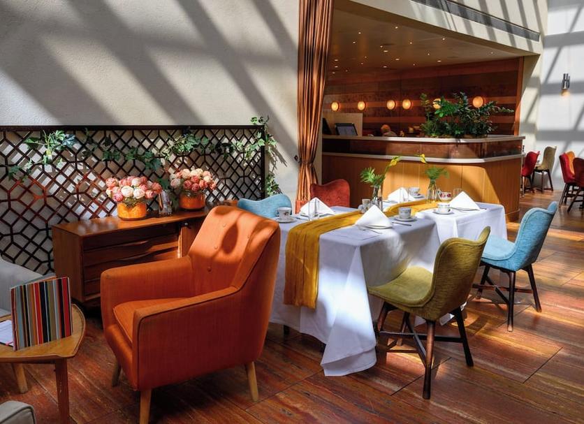 Restaurant Photo
