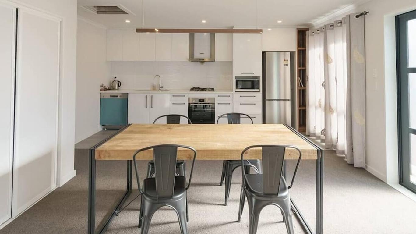 Snowy Peak Apartment